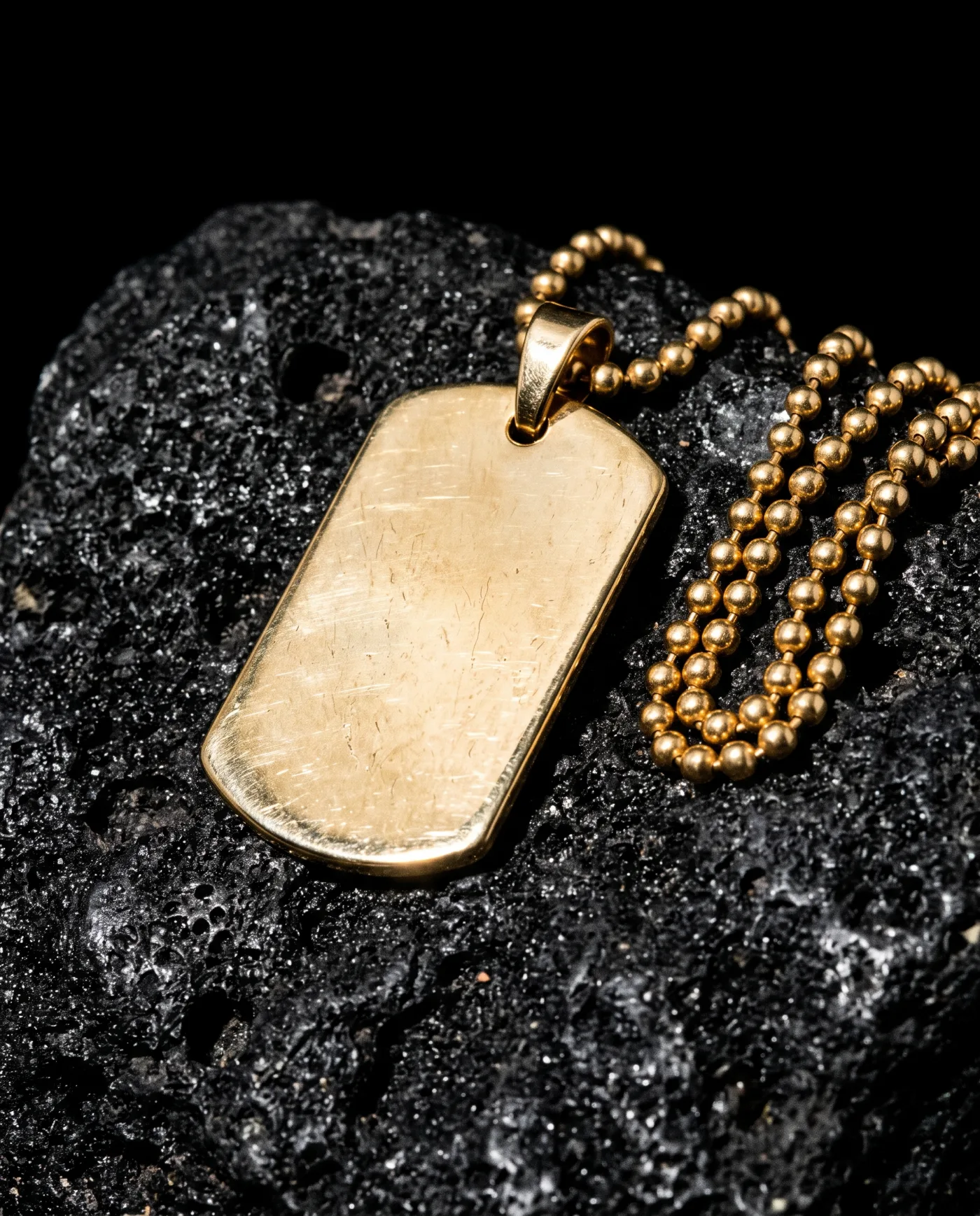 Colgante de placa militar de oro